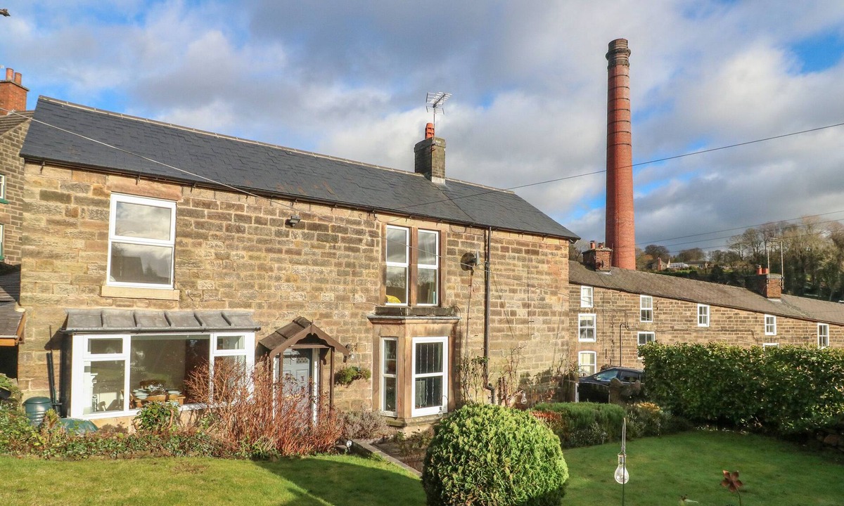 Milford Cottage | LAVENDER COTTAGE, pet friendly, character holiday cottage in Duffield