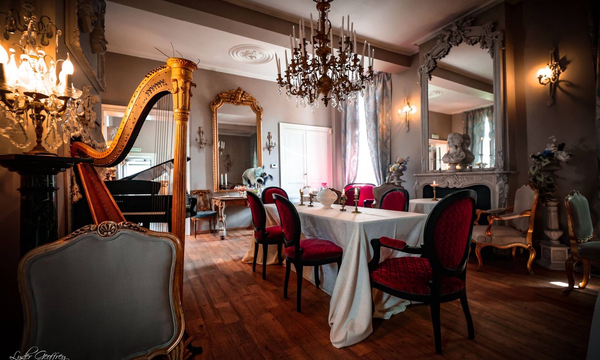 Jurbise House | Le Domaine Du Château Blanc à 10 minutes de Pairi Daiza