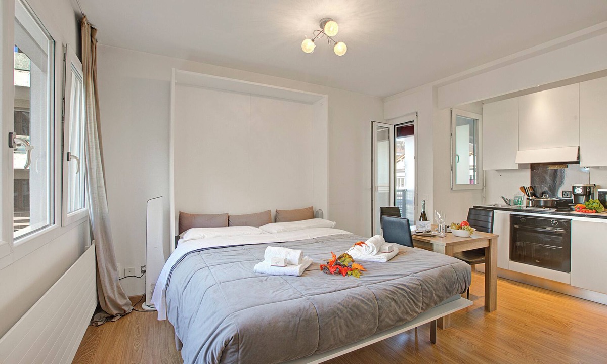 Viganello Apartment | Lean Home with Parking and Balcony, Lugano, Switzerland