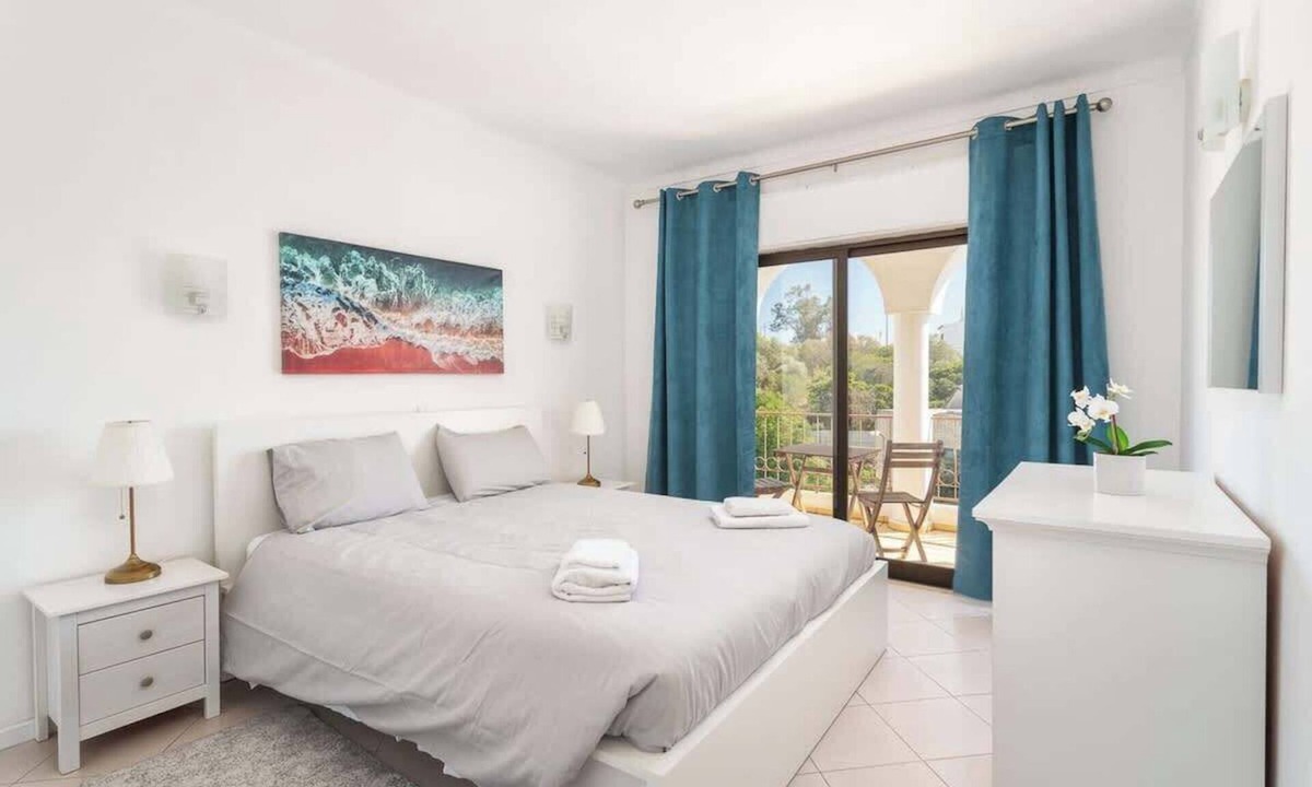 Vale de Centianes Apartment | Lively Charming Apartment w/Pool by HostWise