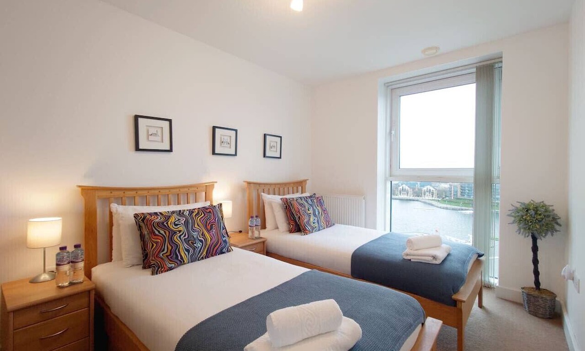 Docklands Apartment | London ExCeL Stay - Three Bed Serviced Apartment