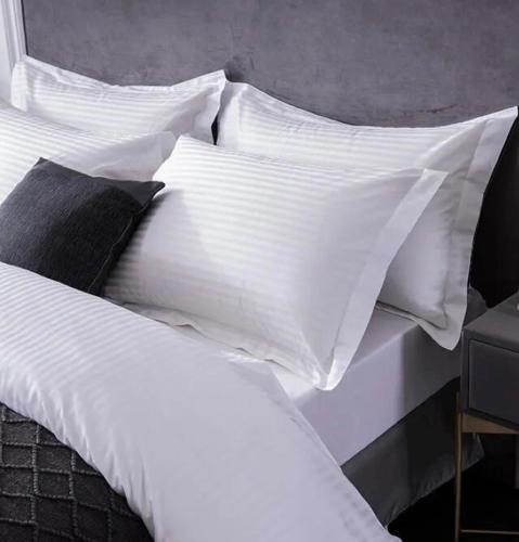 Albate Apartment | Lora apartment 1, free private parking, self check in, air conditioner