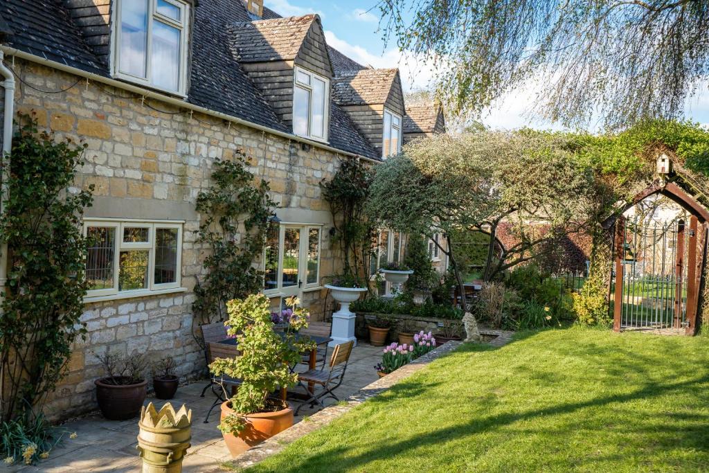 Broadway House | Lower Mill 1 Cottage Broadway
