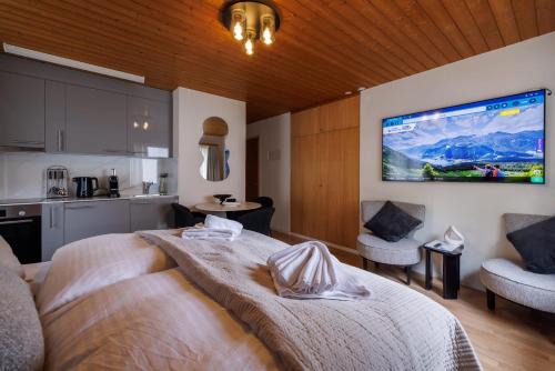 Davos-Platz Apartment | Luxe Davos Studio Central Walk to Lifts