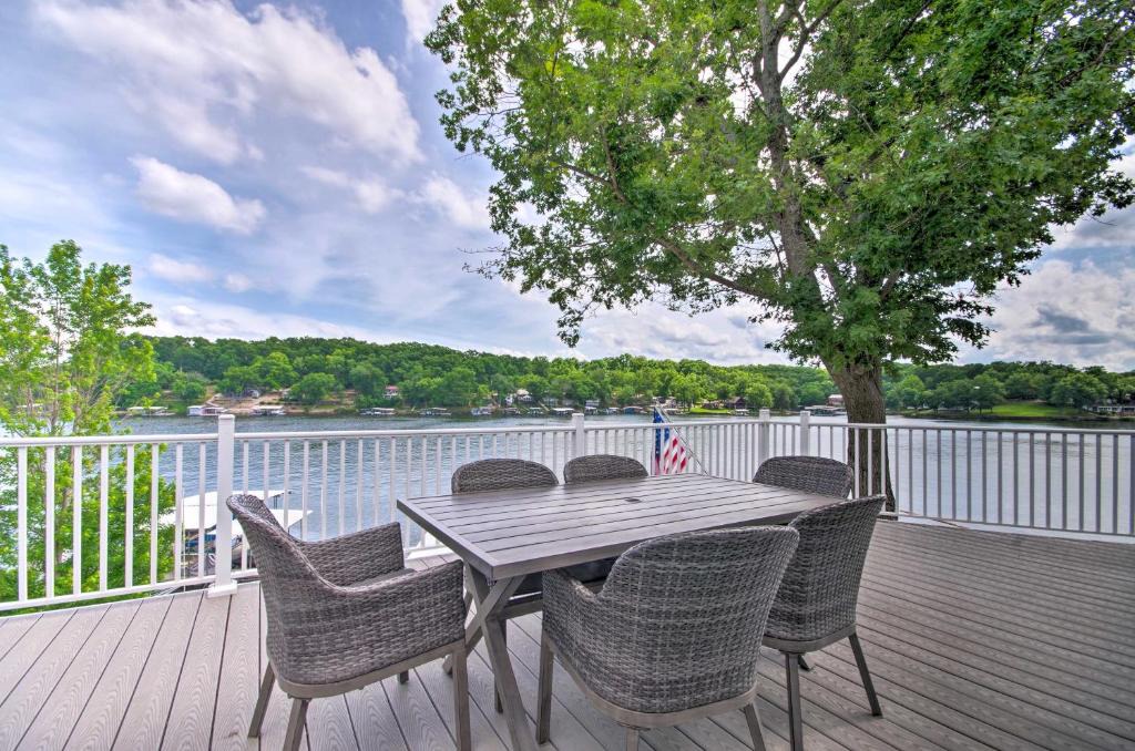 Gravois Mills House | Luxe Lake Ozarks Getaway with Private Boat Dock
