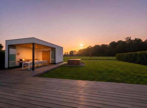 Sint-Truiden Villa | Luxe Villa Tramonto with jacuzzi