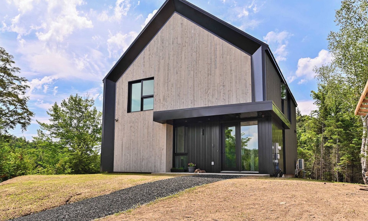 Argenteuil Regional County Municipality Ski Chalet | Luxurious Chalet Aube - Waterfront, Spa, Fireplace!