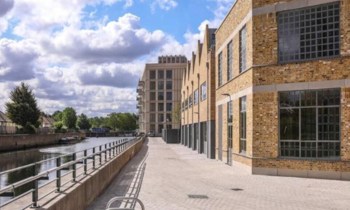 Bromley North Apartment | Luxurious and Spacious 1 Bedroom Apartment in London