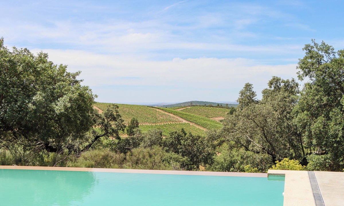 Portalegre House | Luxurious Newly Rebuilt House With Infinity Pool and Stunning Views