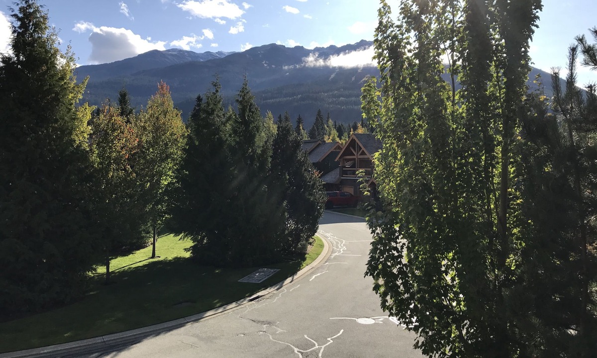 Village North House | Luxury 3 Bedroom Plus The Townhome - Midweek And Last Minute Deals!