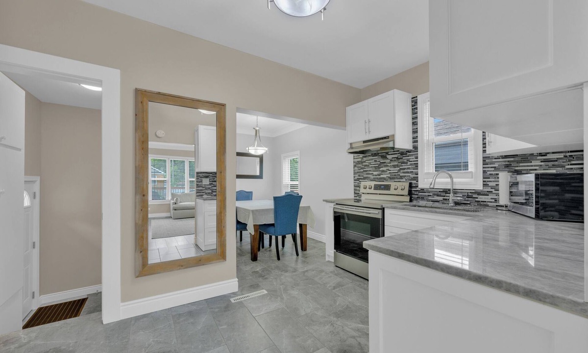 Riverside House | Luxury Escape for Professionals with high speed WiFi.