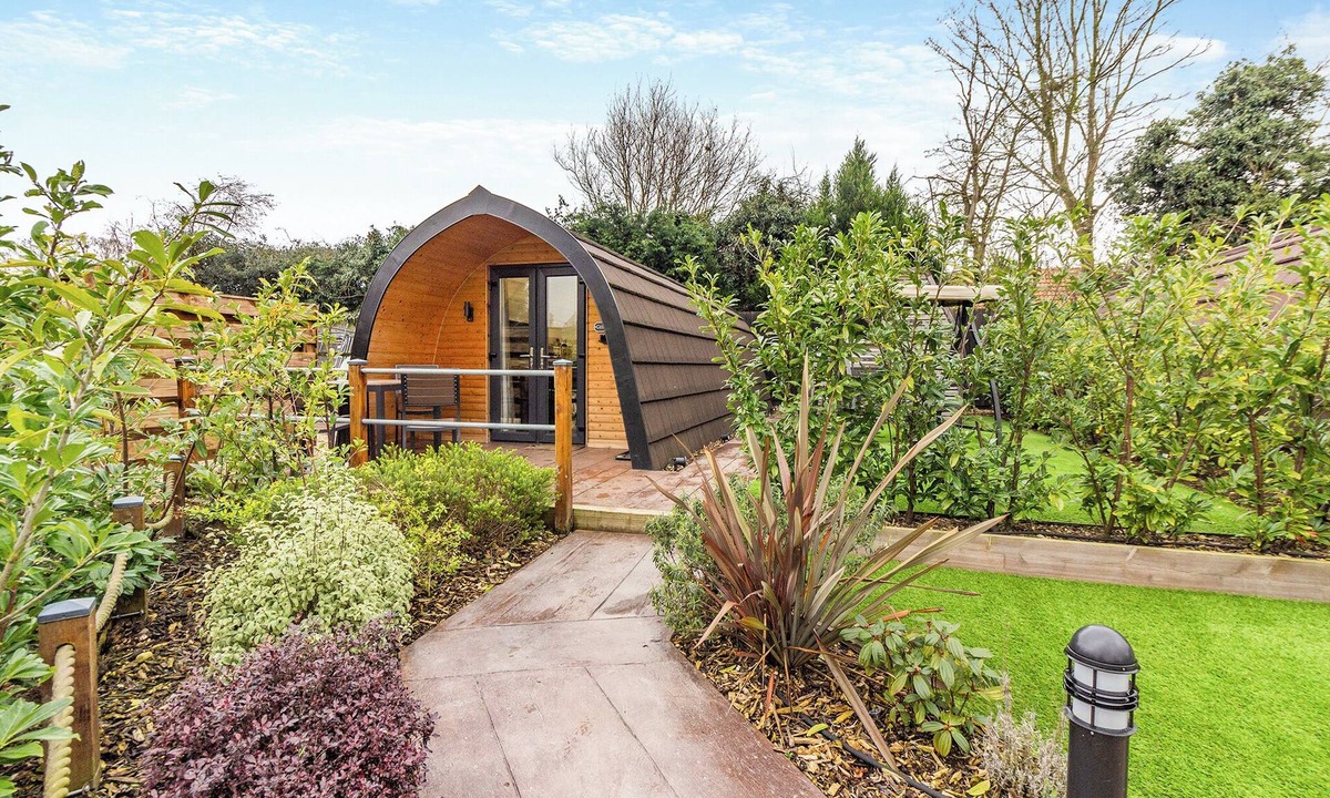 Gunthorpe Cottage | Luxury pod, perfect for two people seeking a romantic and relaxing break.