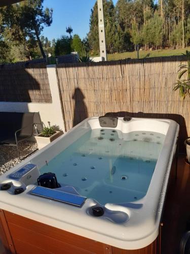 Tabua House | Luxury Romantic Retreat with Hot Tub & Pool