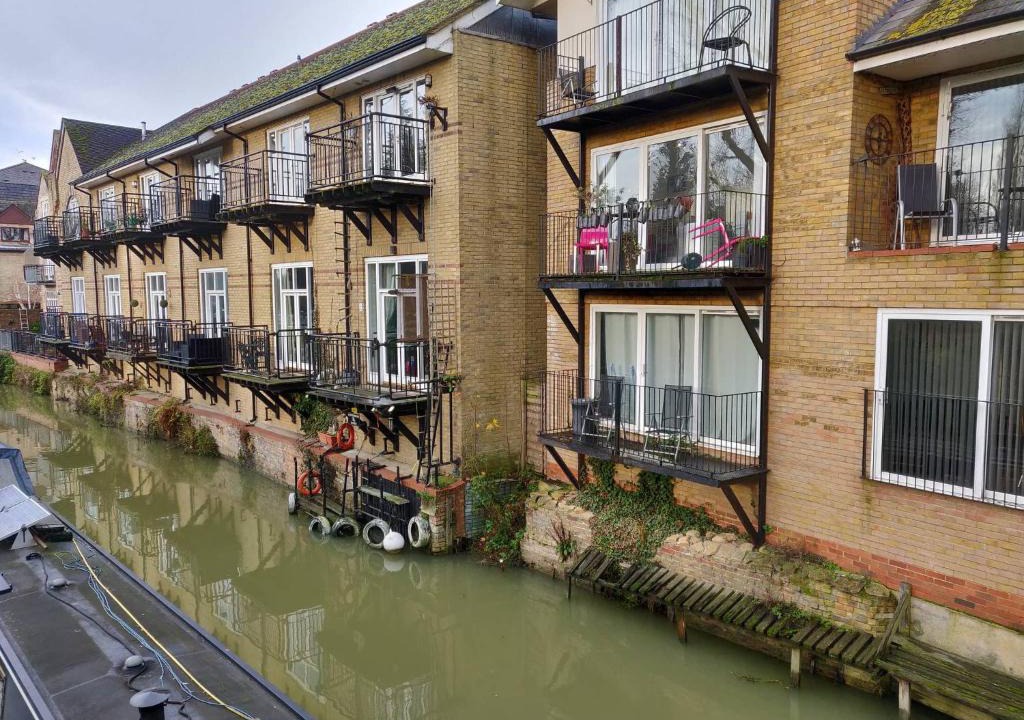 St Neots Apartment | Marina View Duplex Apt 2 BR Parking St Neots Town Centre