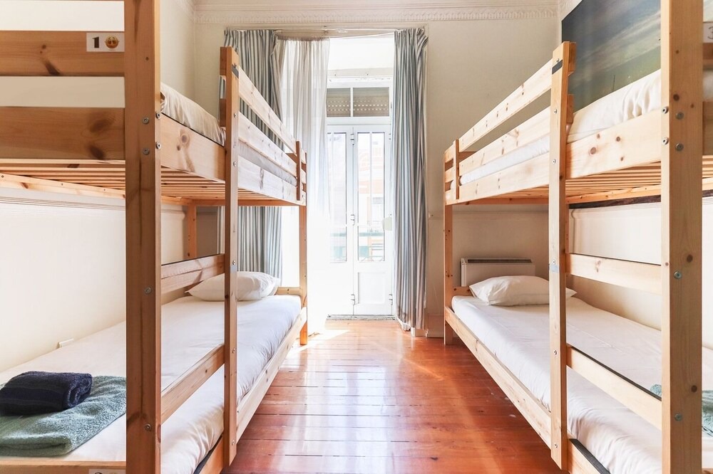 Santo Antonio Apartment | Marquês de Pombal | Private Bedroom | 6 guests