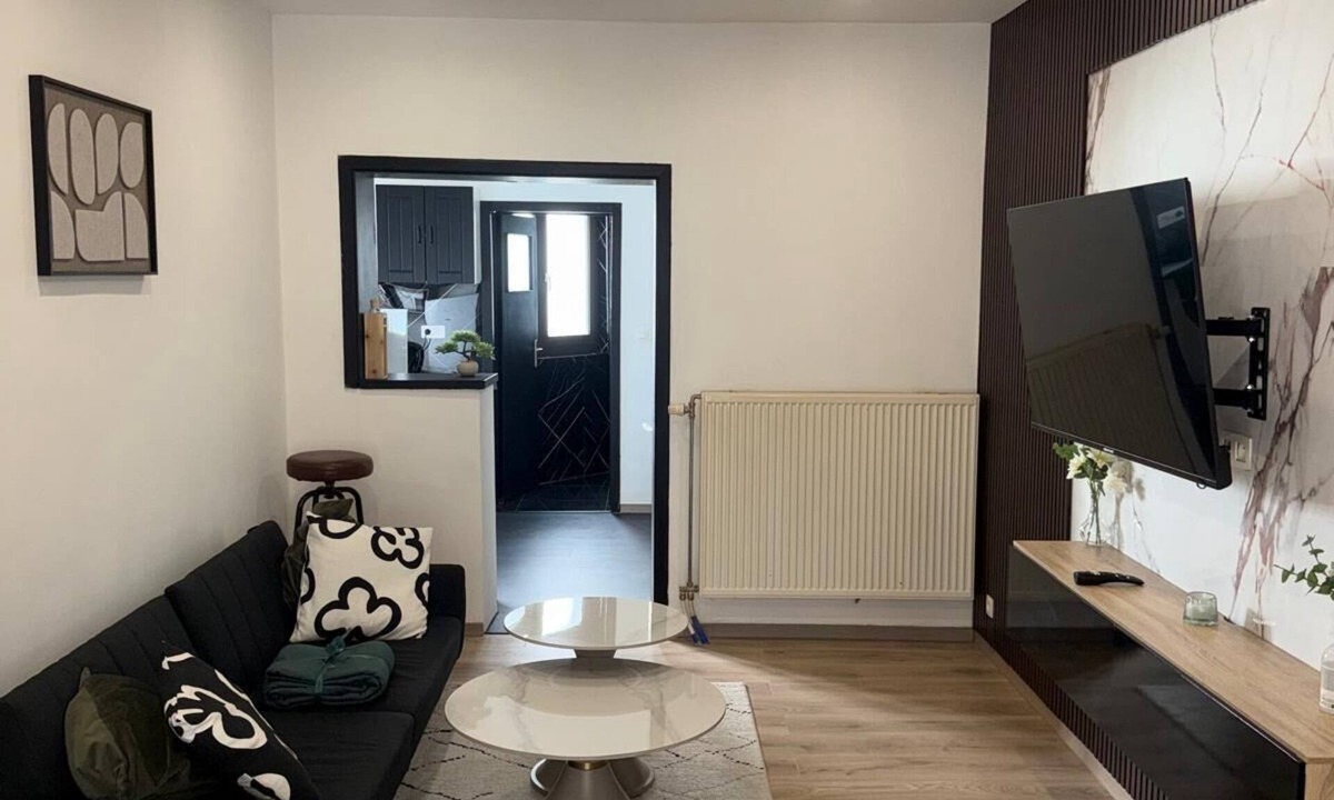 Marolles Apartment | MIDI 2 - 5 minutes gare du midi