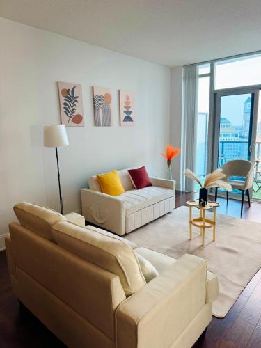 Downtown Mississauga Apartment | Modern 1BR Condo-Free Parking