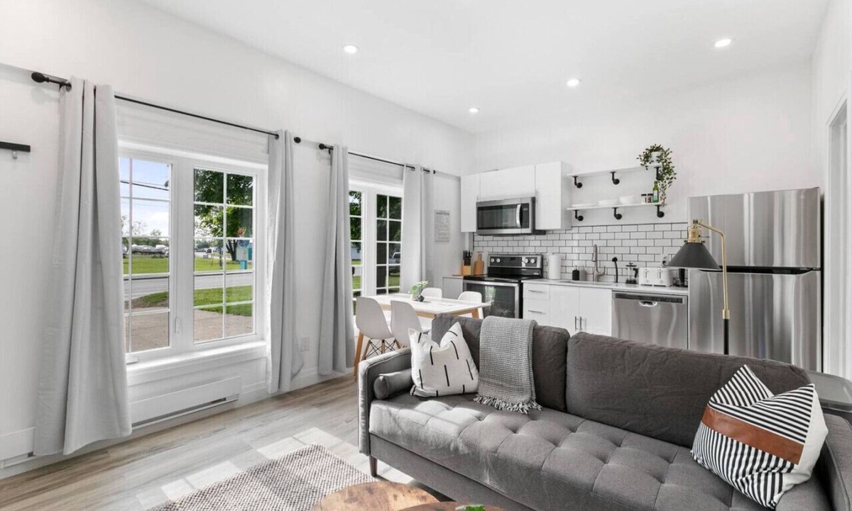 LaSalle House | Modern 1BR Guesthouse | Near Marina & Golf