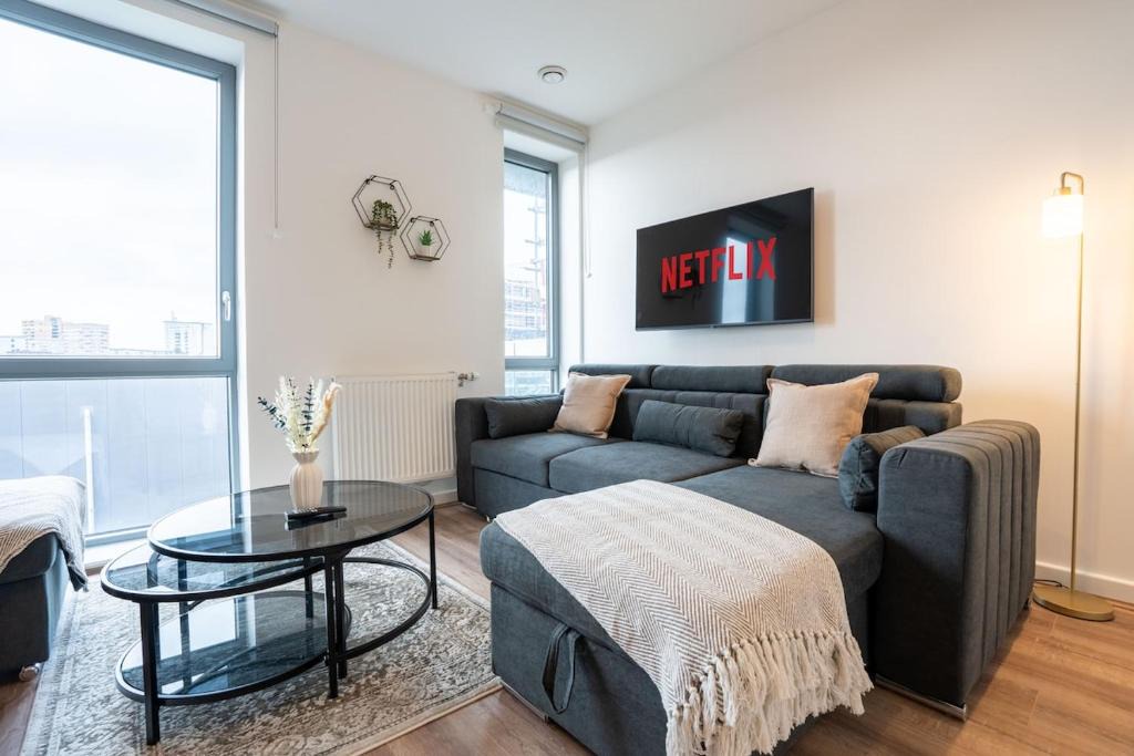 Wembley Central Apartment | Modern 1BR Wembley Stadium Flat - Sleeps 6