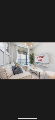 Sheikh Zayed Road Apartment | Modern 2 BDR Apartment in Business Bay, Ocean & Burj AlArab Stunning View