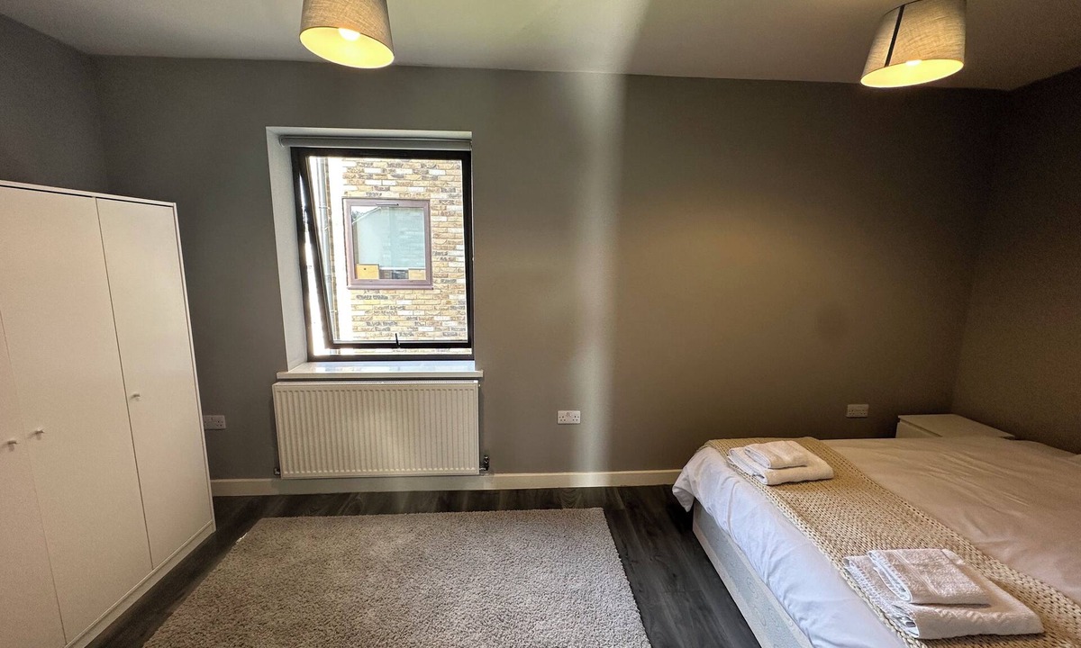 Plaistow Apartment | Modern 3 bedrooms apartment in Canning Town