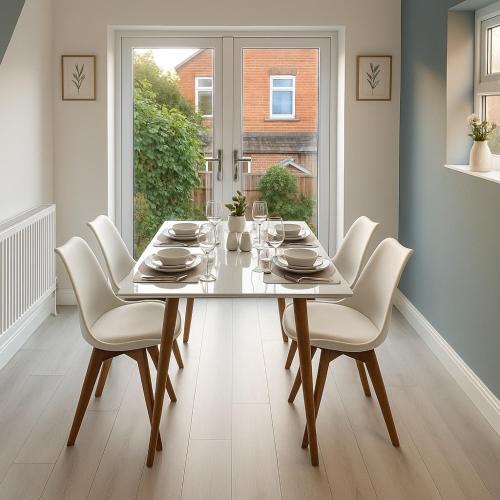 Northampton House | Modern 5 persons Home