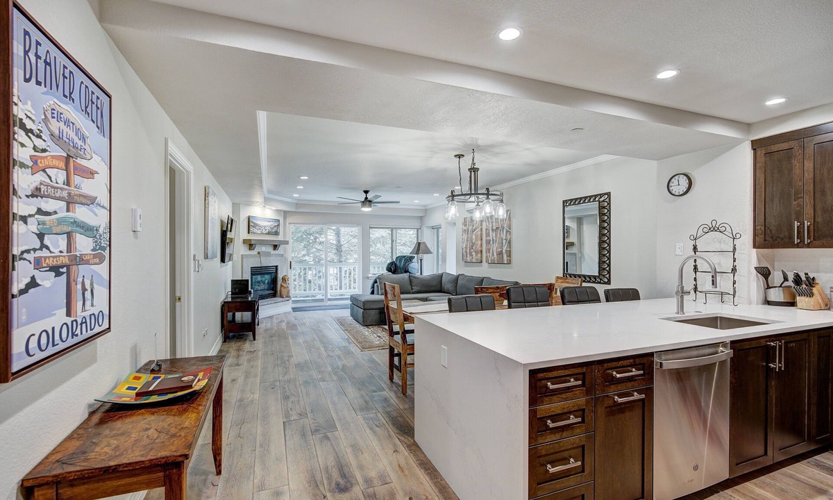 Beaver Creek Condo | Modern and Updated St James Premium 3 Bedroom Residence by RedAwning