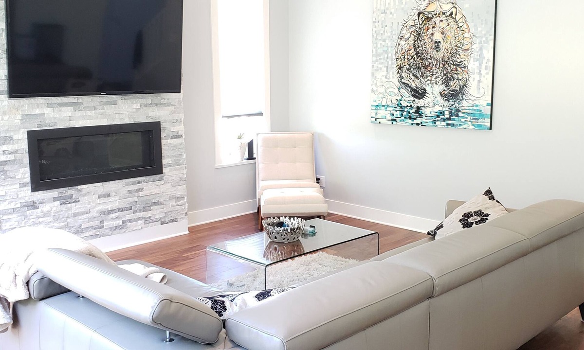 Bear Mountain Resort House | Modern Bear Mountain Getaway