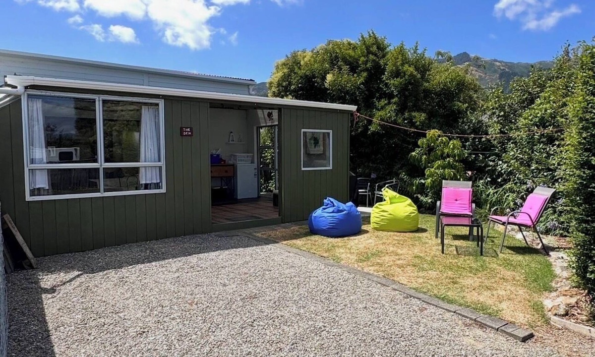 Pohara Cabin | Modern cabin at beautiful Pohara Beach