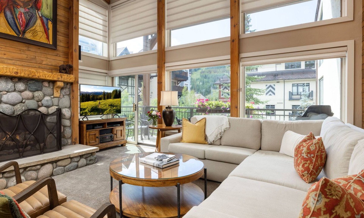 Vail Condo | Montaneros - Prime Vail Village Retreat, Walk to Gondola, Hot Tub