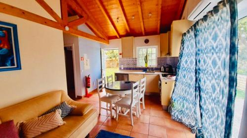 Evora de Alcobaca House | Mountain View 2 Bedroom Chalet