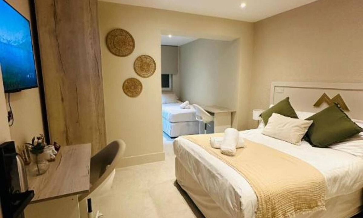 Brent Hotel | MSM Arena Hotel