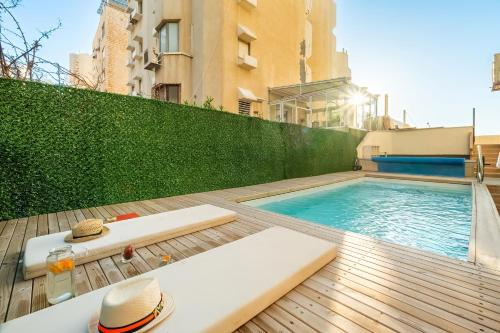 Netanya Apartment | Netanya Beachfront Pool Retreat
