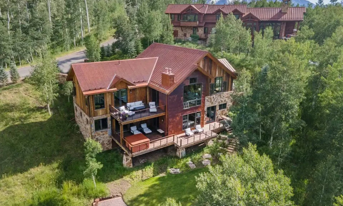 Mountain Village House | New! Stunning Mountain Views, Private Hot Tub, Perfect Layout