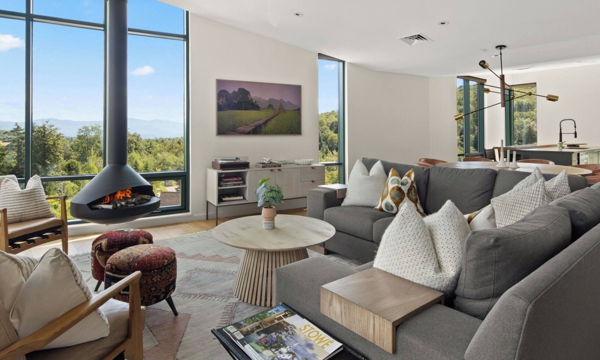 Stowe Area Condo | New Treehouse Spruce Peak | BIG Mountain Views | 4 Bd | Sleeps 14