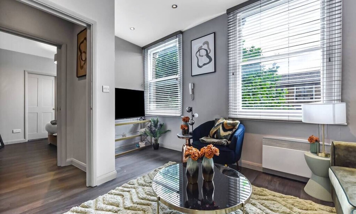 Brondesbury Apartment | Newly Renovated 1 BDR Flat - Central Location