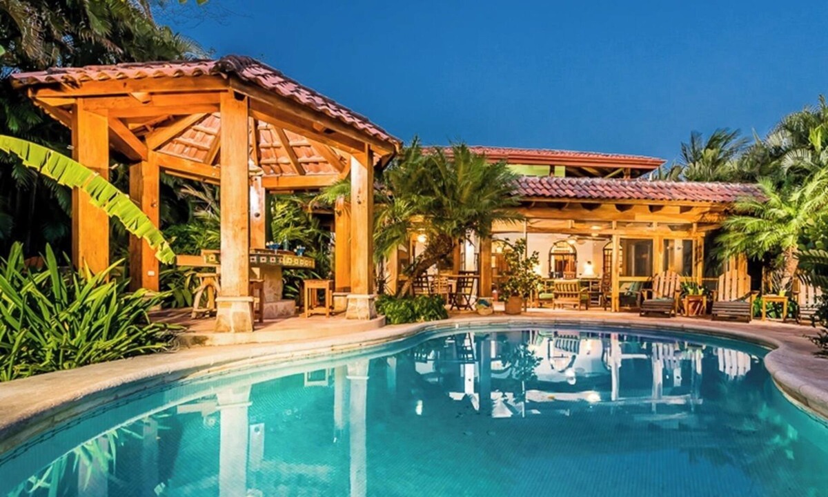 Junquillal House | Newly renovated! Spacious 5-bedroom house with pool, steps to Junquillal beach