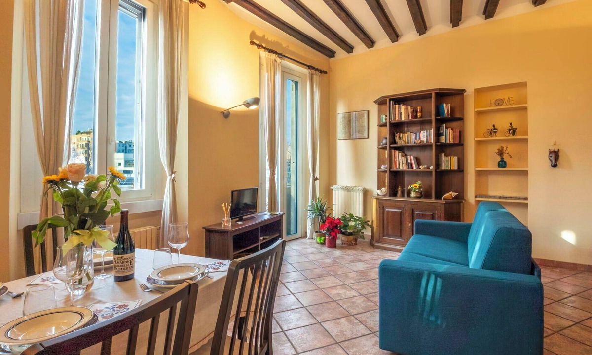 Porta Romana Apartment | Nice apartment for 4 guests with A/C, WIFI, TV and pets allowed