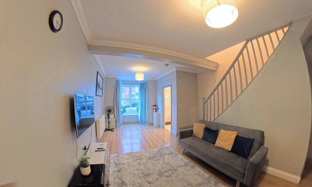Northampton House | Northampton Oasis Retreat - 3-4 Bedroom House