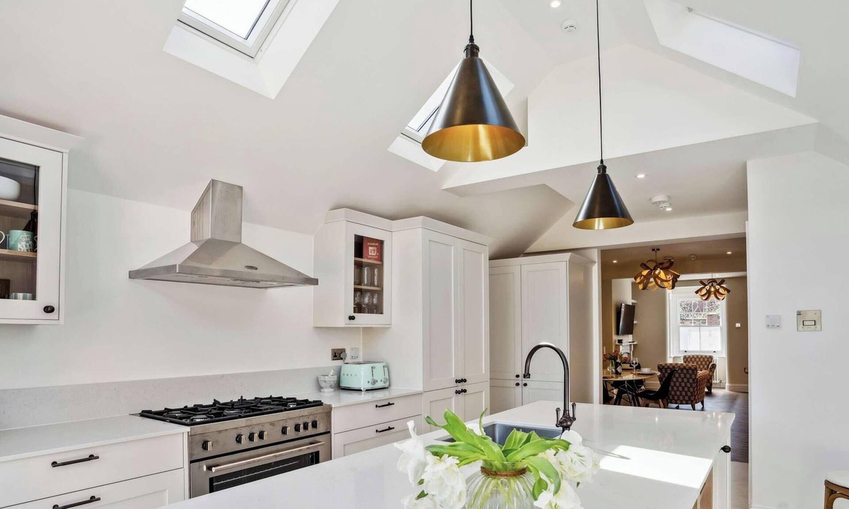 Henley House | Number Ten - Beautiful 3-Bedroom Luxury Home
