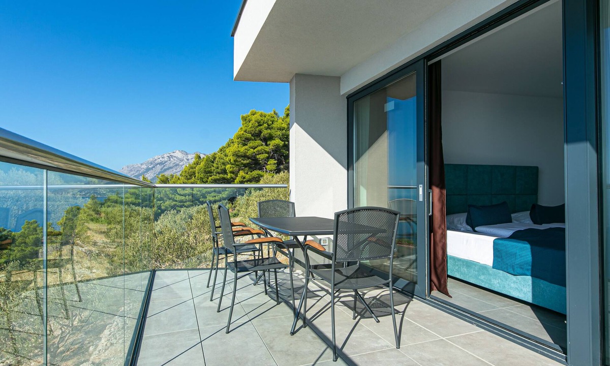 Brela Apartment | One bedroom apartment with a swimming pool Brela, Makarska (A-20229-d)