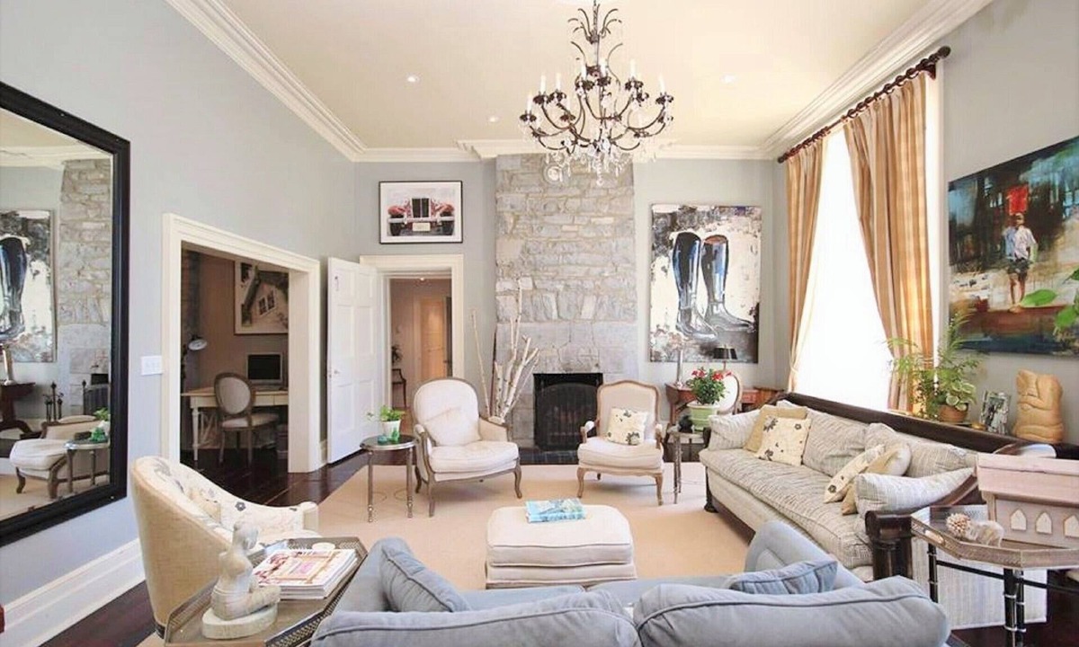 Kingston Apartment | One of a Kind Luxury Suite with Grand Patio Oasis