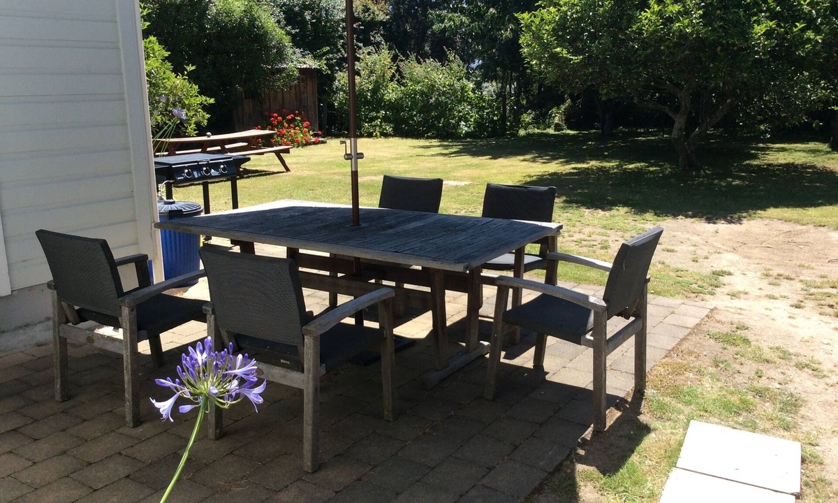 Martinborough House | One Panama | Walk to Wine Village + use of 2 Bikes