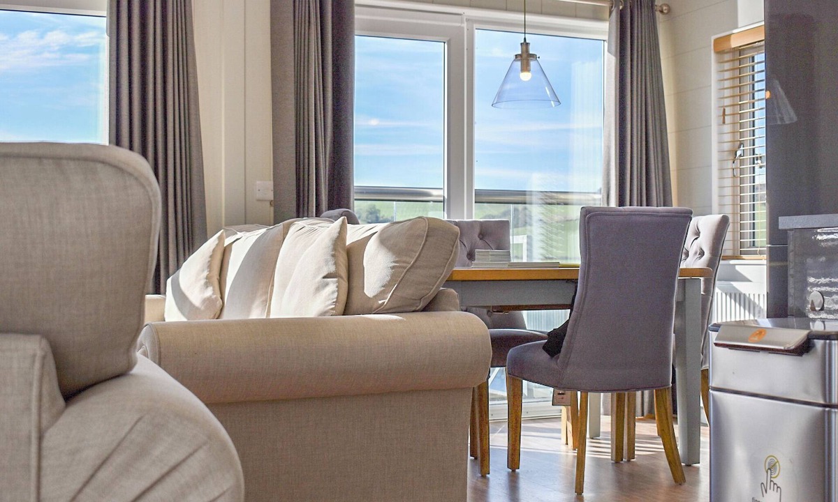 Amberley Ski Chalet | open-plan living accommodation with lounge/kitchen/dining.