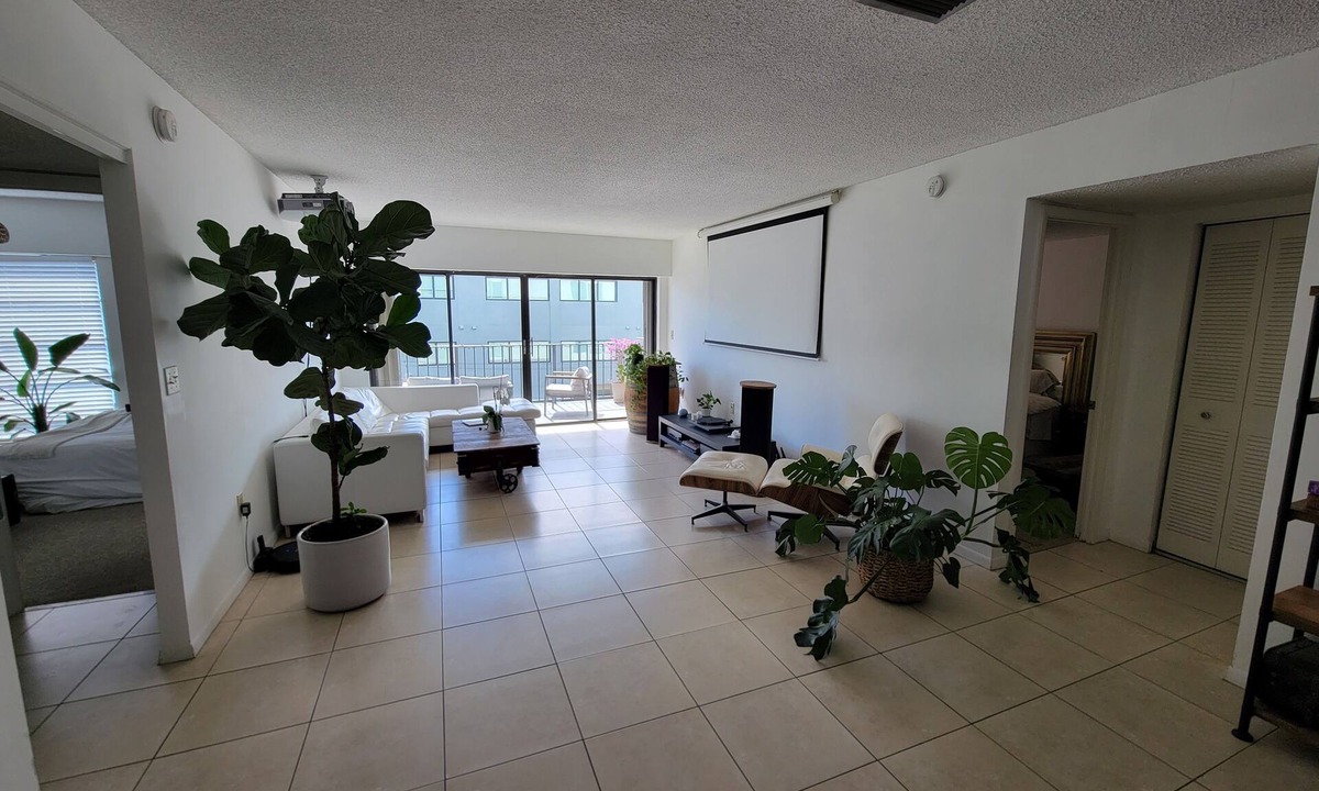 Key Biscayne Apartment | Outstanding 2-bed 2-bath in the heart of Key Biscayne