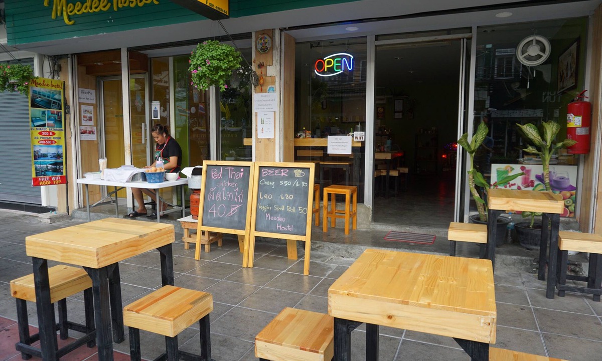 Wat Sam Phraya Hostel | OYO 730 Meedee Hostel