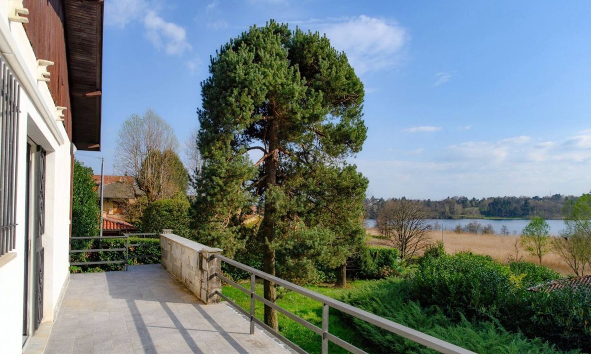 Montorfano House | Panoramic villa (Montorfano Garden & Lake View)