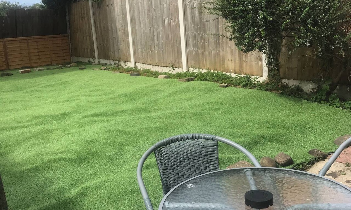 Hucknall House | Peaceful 2-Bed Home, Private Garden & Drive, Nottingham NG6 | Near Hucknall