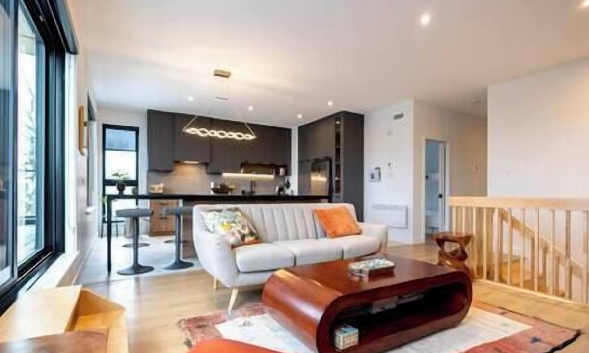 Orford Apartment | Penthouse at the foot of Mont Orford! Spas & Pool