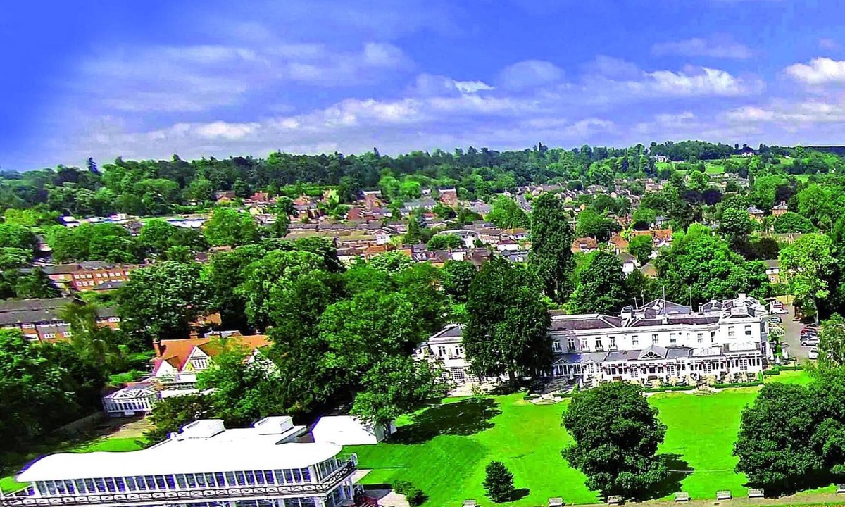 Henley-on-Thames House | Phyllis Court Members Club